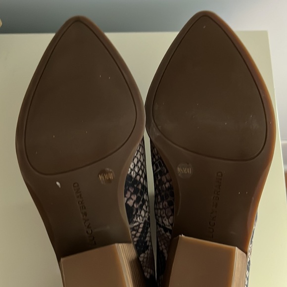 Lucky brand bootie size 9.5 never worn - Picture 4 of 4